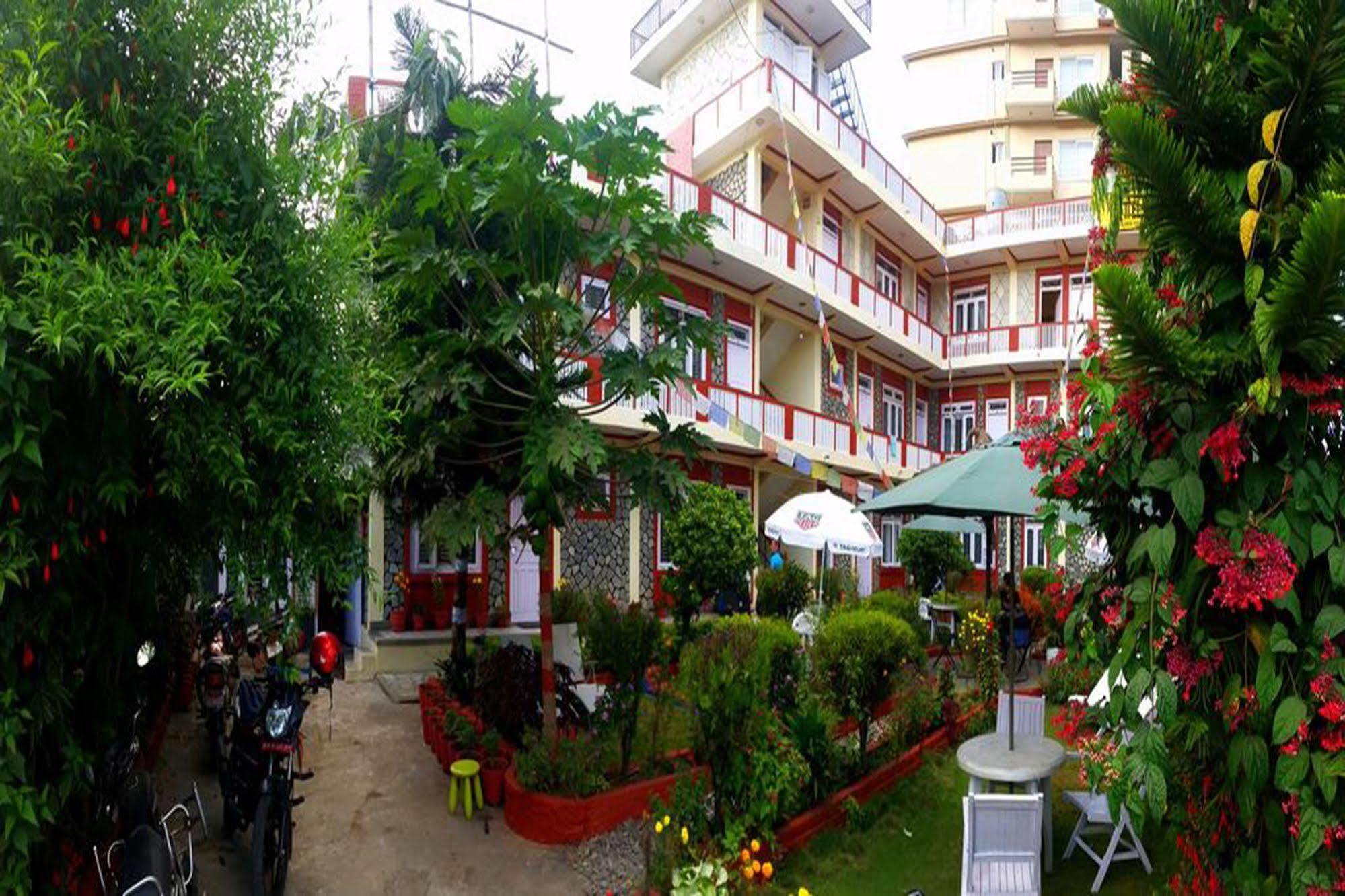 Hotel Angel Pokhara Kültér fotó